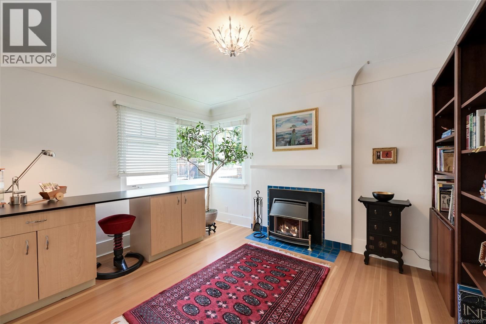 Single Family House Character for Sale in  Despard Ave Victoria 