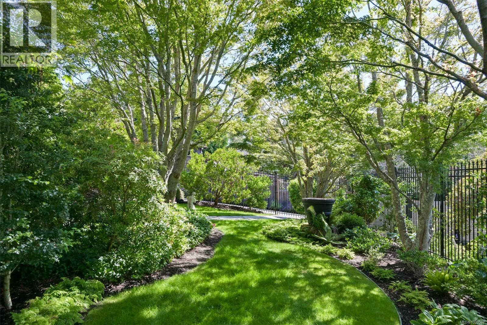 Single Family House Character for Sale in  Despard Ave Victoria 