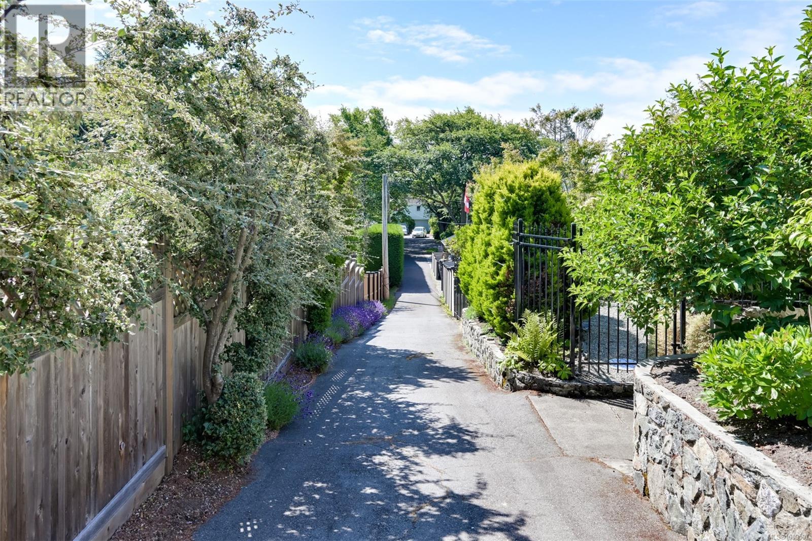 Single Family House Character for Sale in  Despard Ave Victoria 