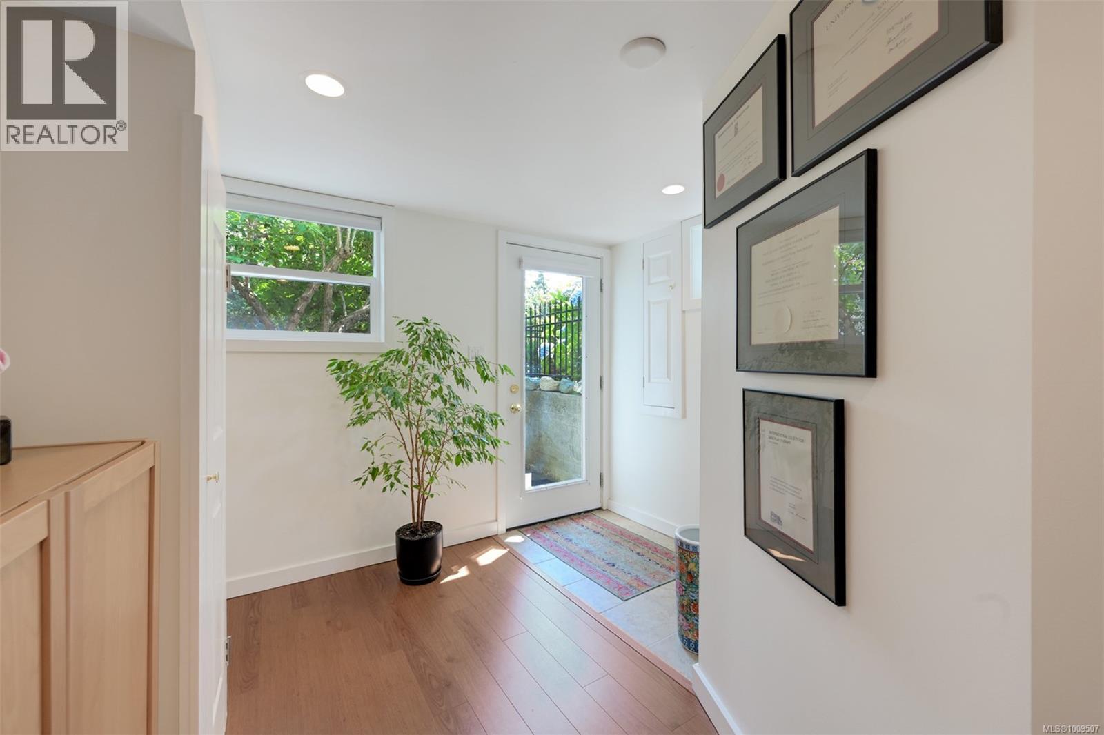 Single Family House Character for Sale in  Despard Ave Victoria 