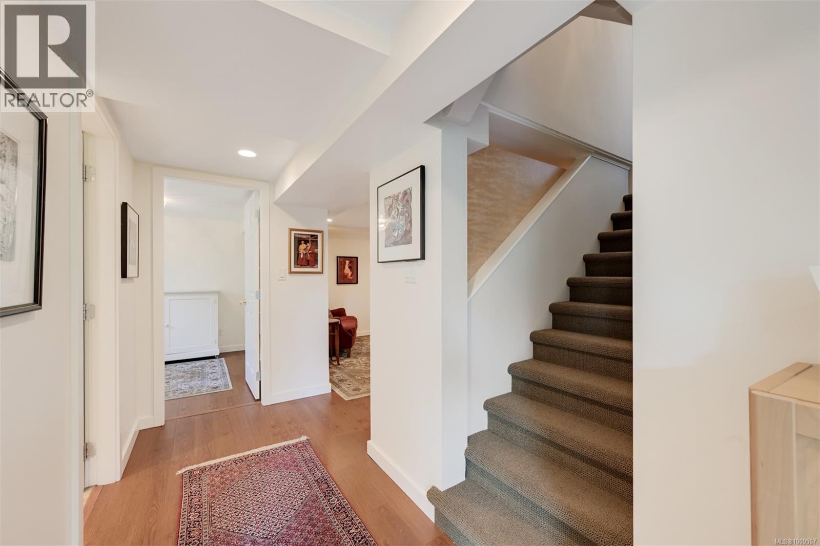 Single Family House Character for Sale in  Despard Ave Victoria 