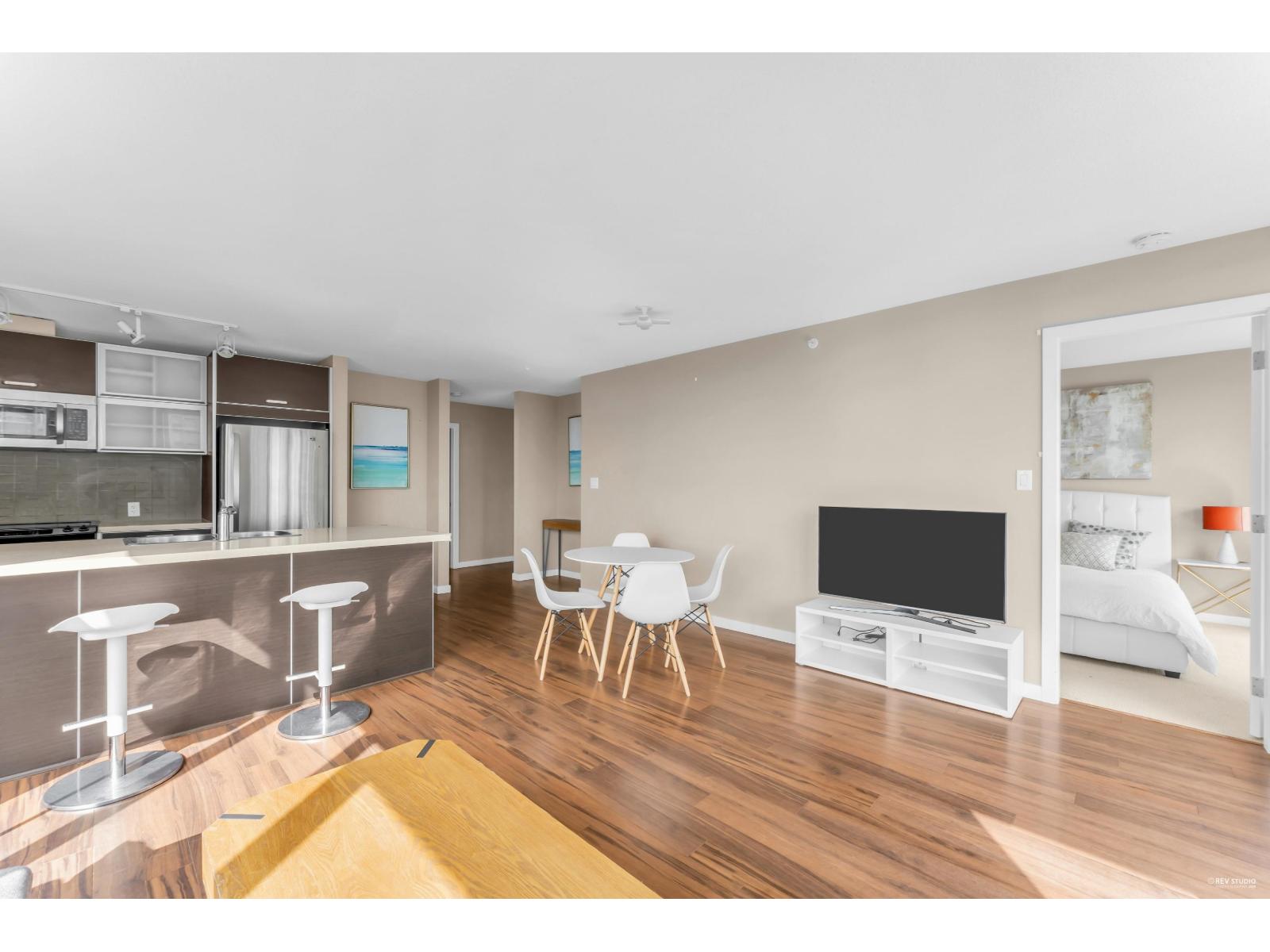 Photo 6 of 2904 9981 Whalley Boulevard, Surrey BC