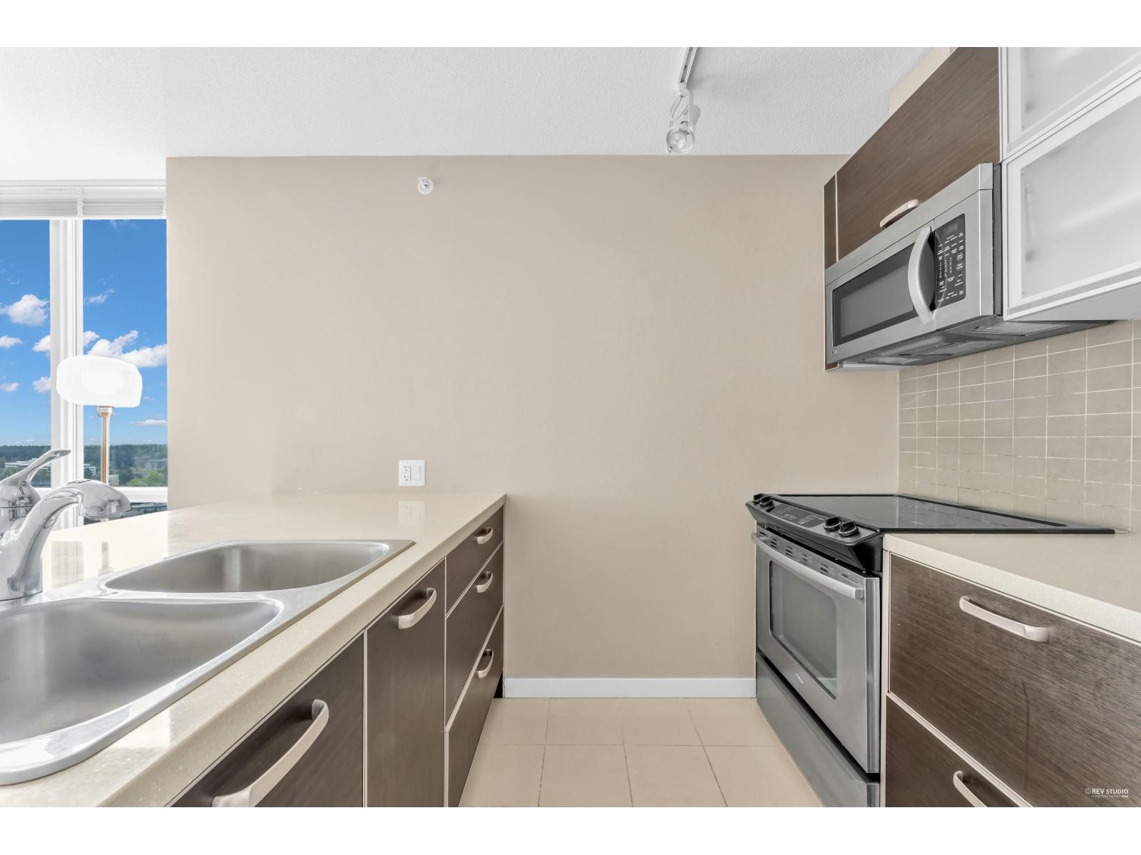 Photo 10 of 2904 9981 Whalley Boulevard, Surrey BC
