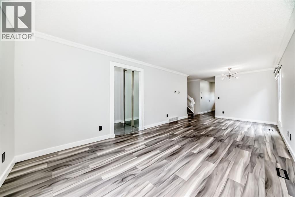 Photo 11 of 55 Bernard Place Nw, Calgary AB
