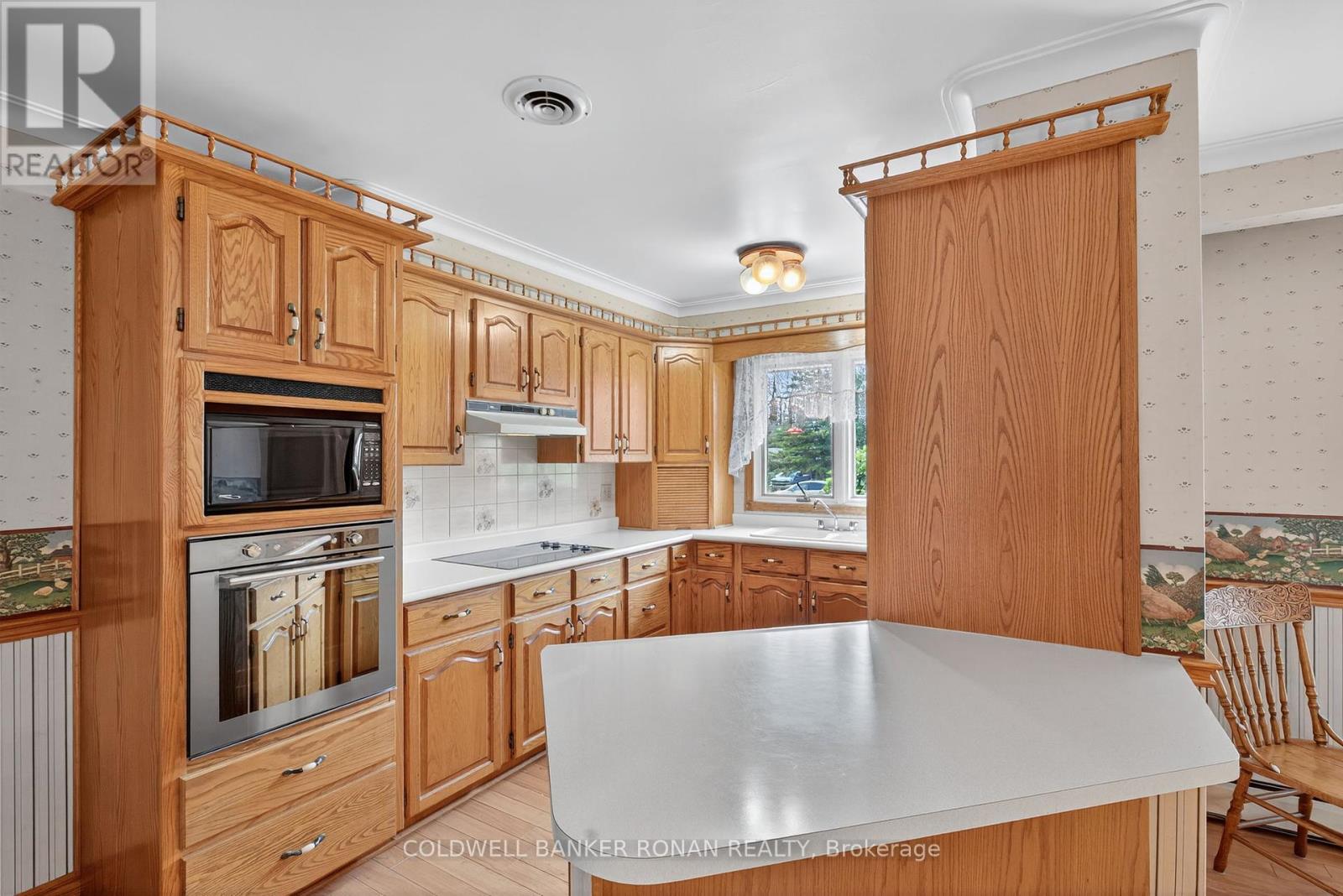 Photo 10 of 8 Douglas Drive, New Tecumseth ON