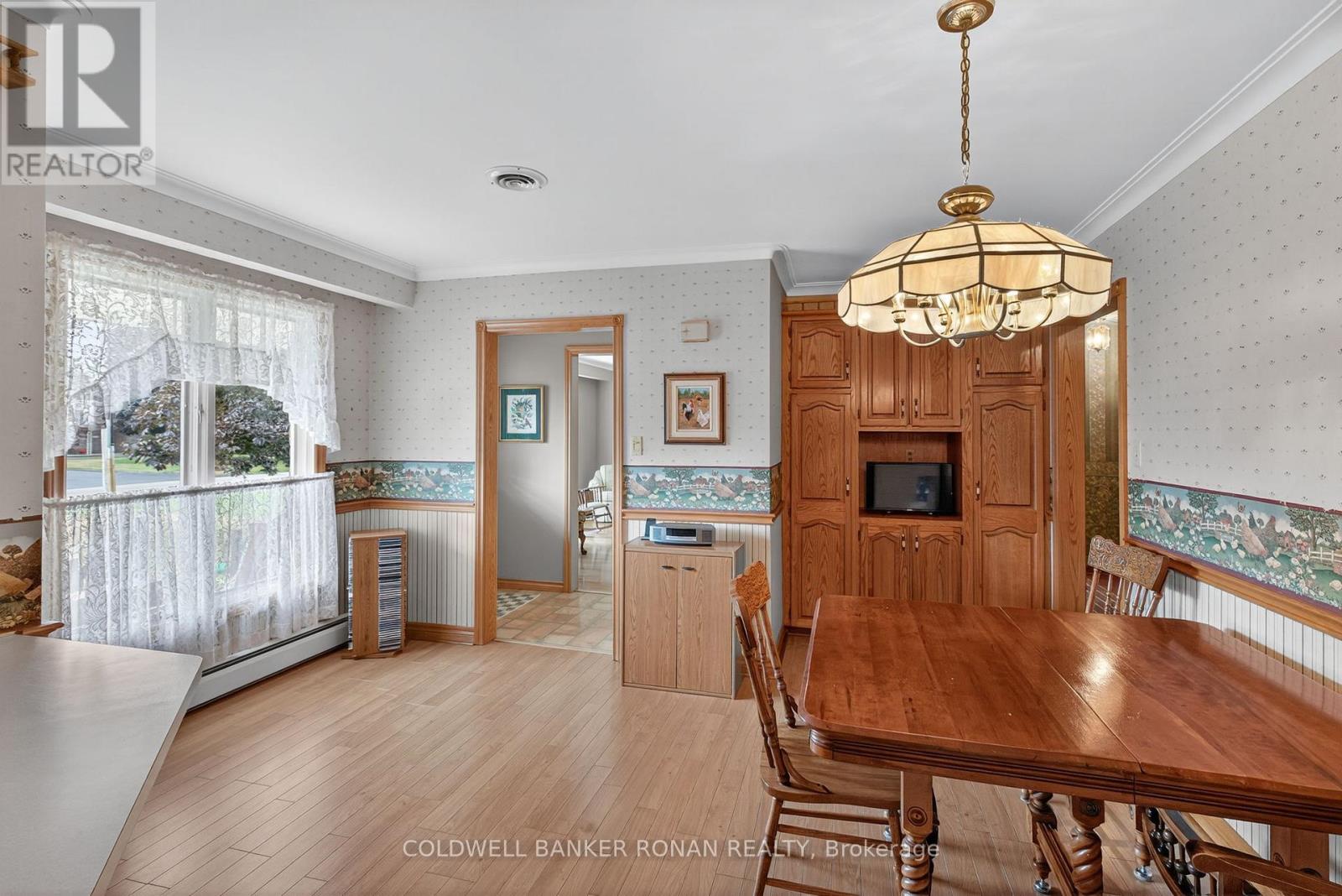 Photo 12 of 8 Douglas Drive, New Tecumseth ON