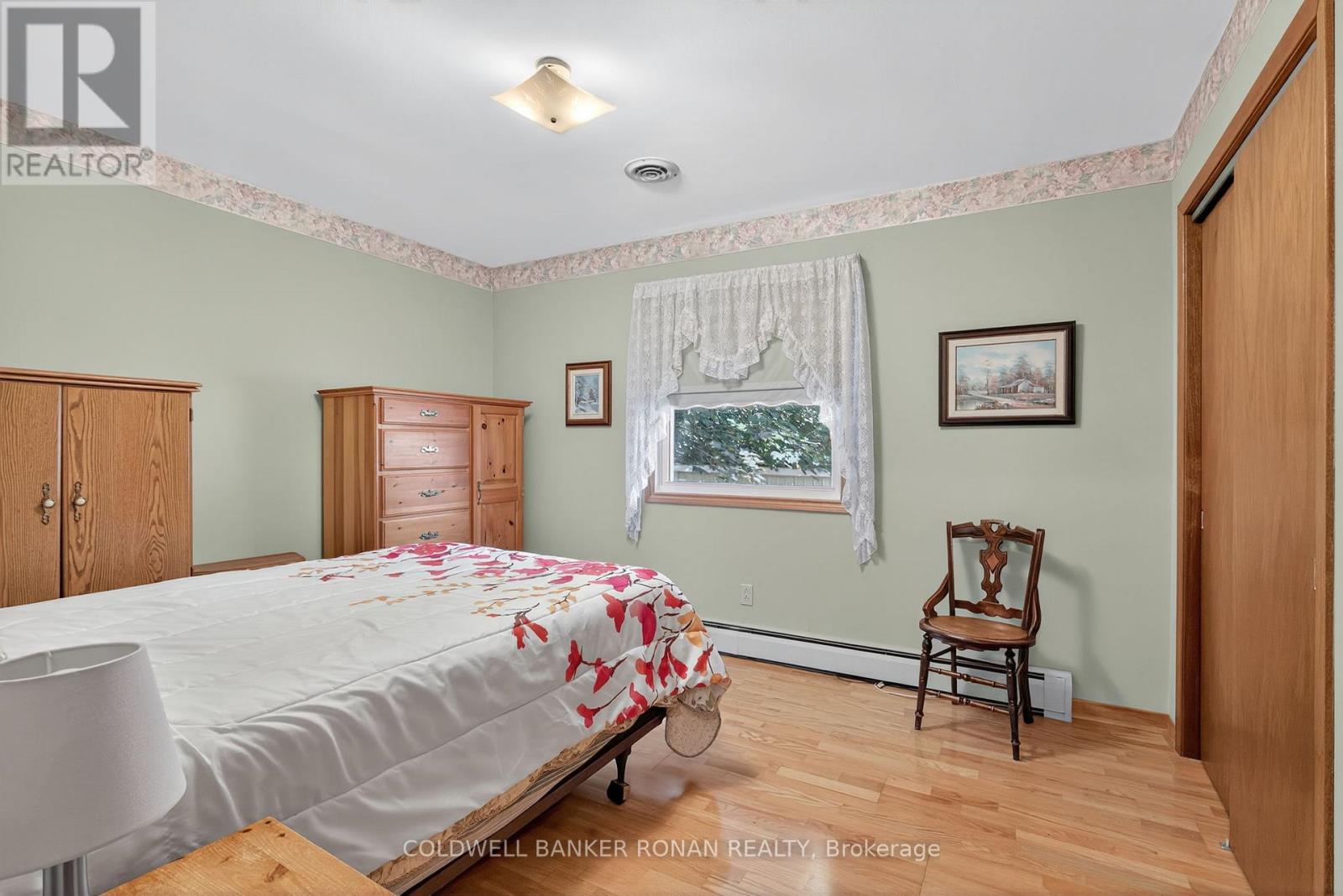 Photo 16 of 8 Douglas Drive, New Tecumseth ON