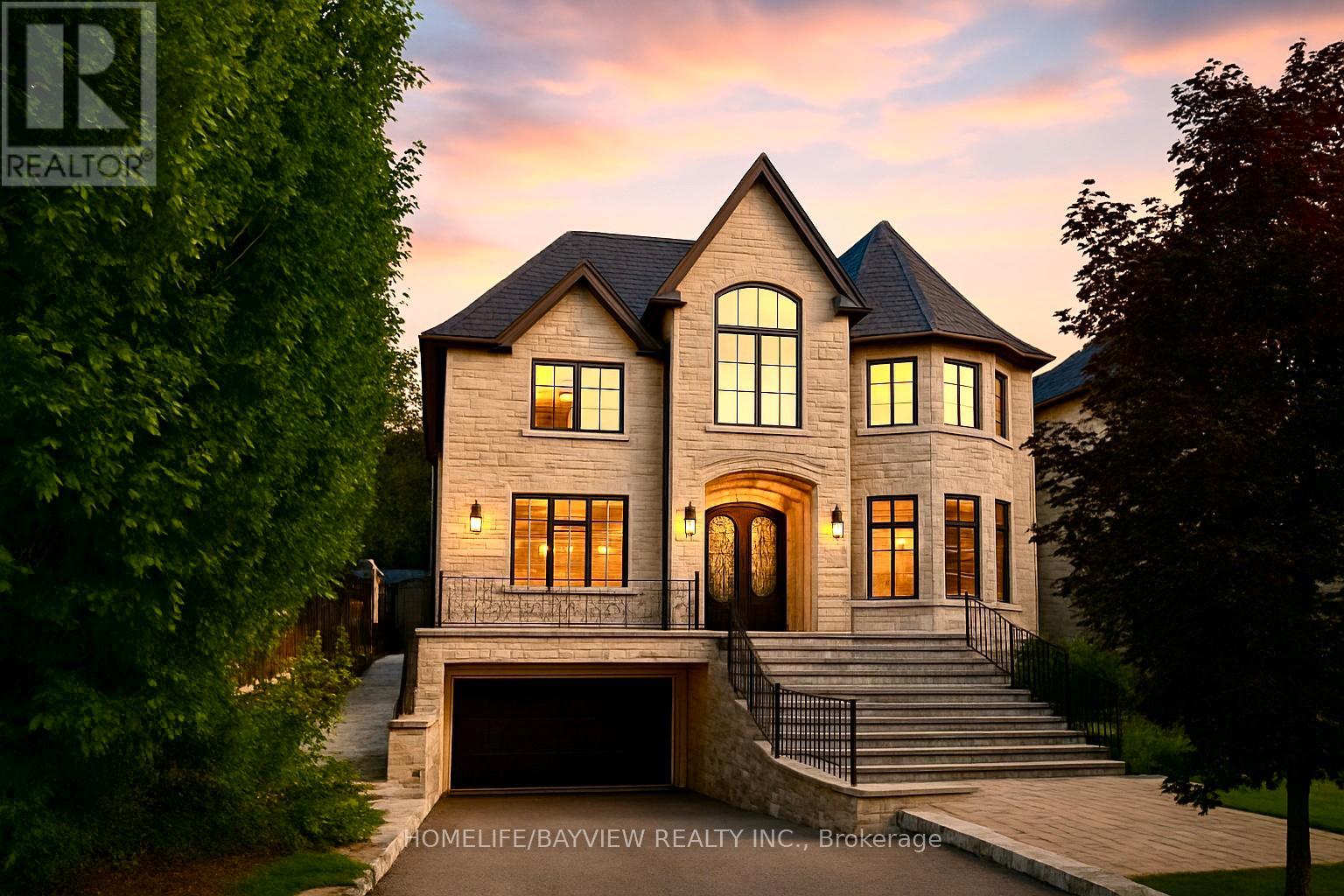 Photo 38 of 111 Hillview Road, Aurora ON