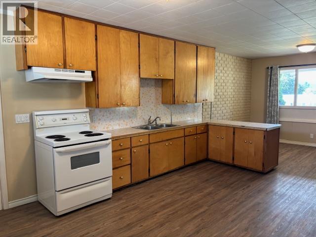 Photo 3 of 218 23rd Avenue S, Creston BC