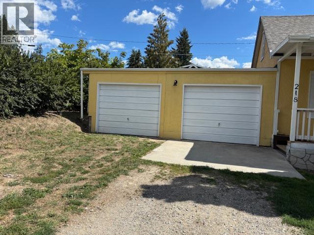 Photo 19 of 218 23rd Avenue S, Creston BC