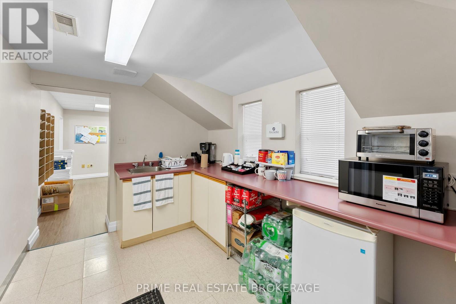 Photo 10 of 580 Waterloo Street E, London East ON