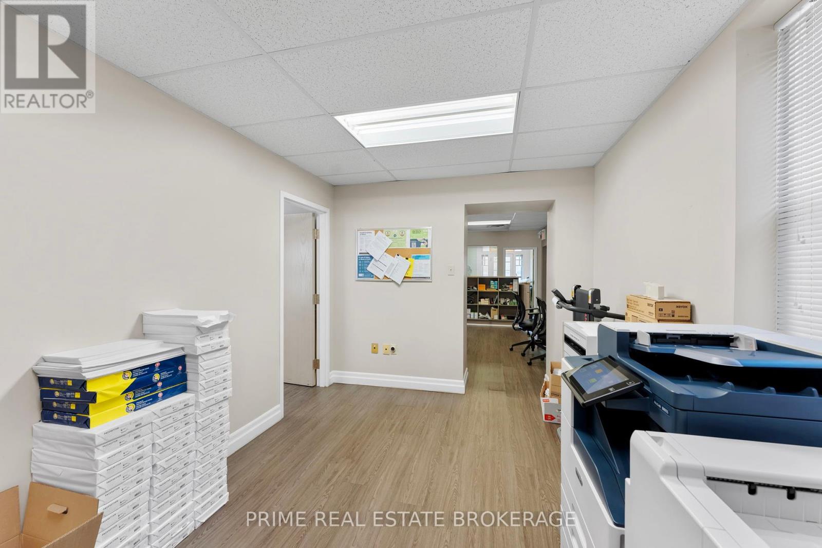 Photo 11 of 580 Waterloo Street E, London East ON