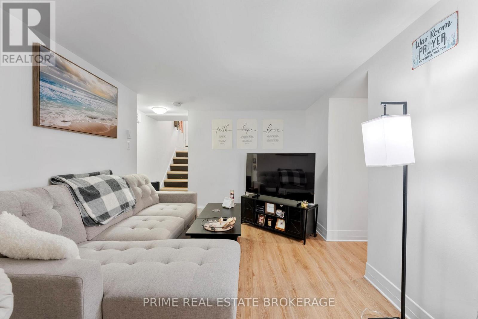 Photo 15 of 580 Waterloo Street E, London East ON