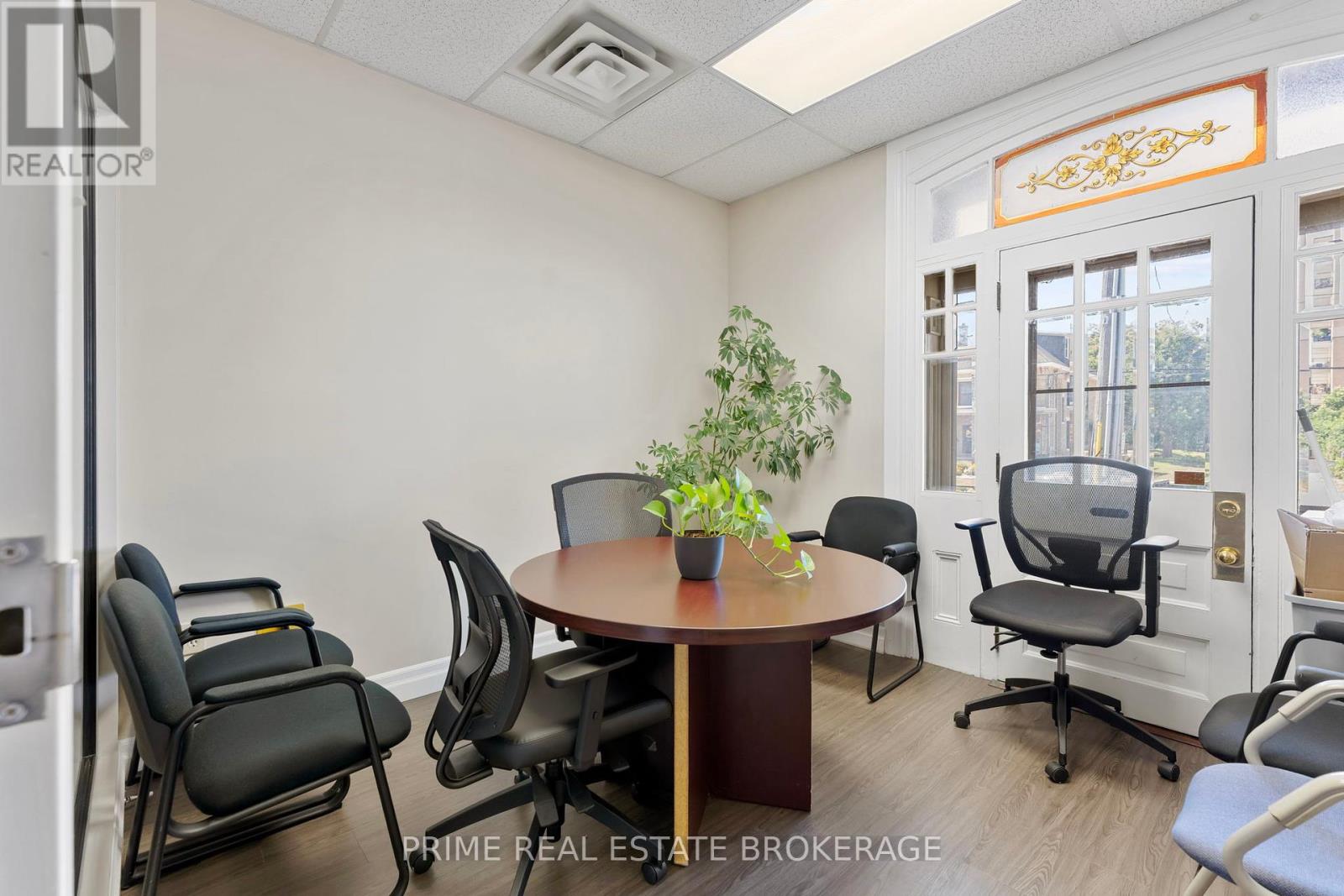 Photo 7 of 580 Waterloo Street E, London East ON