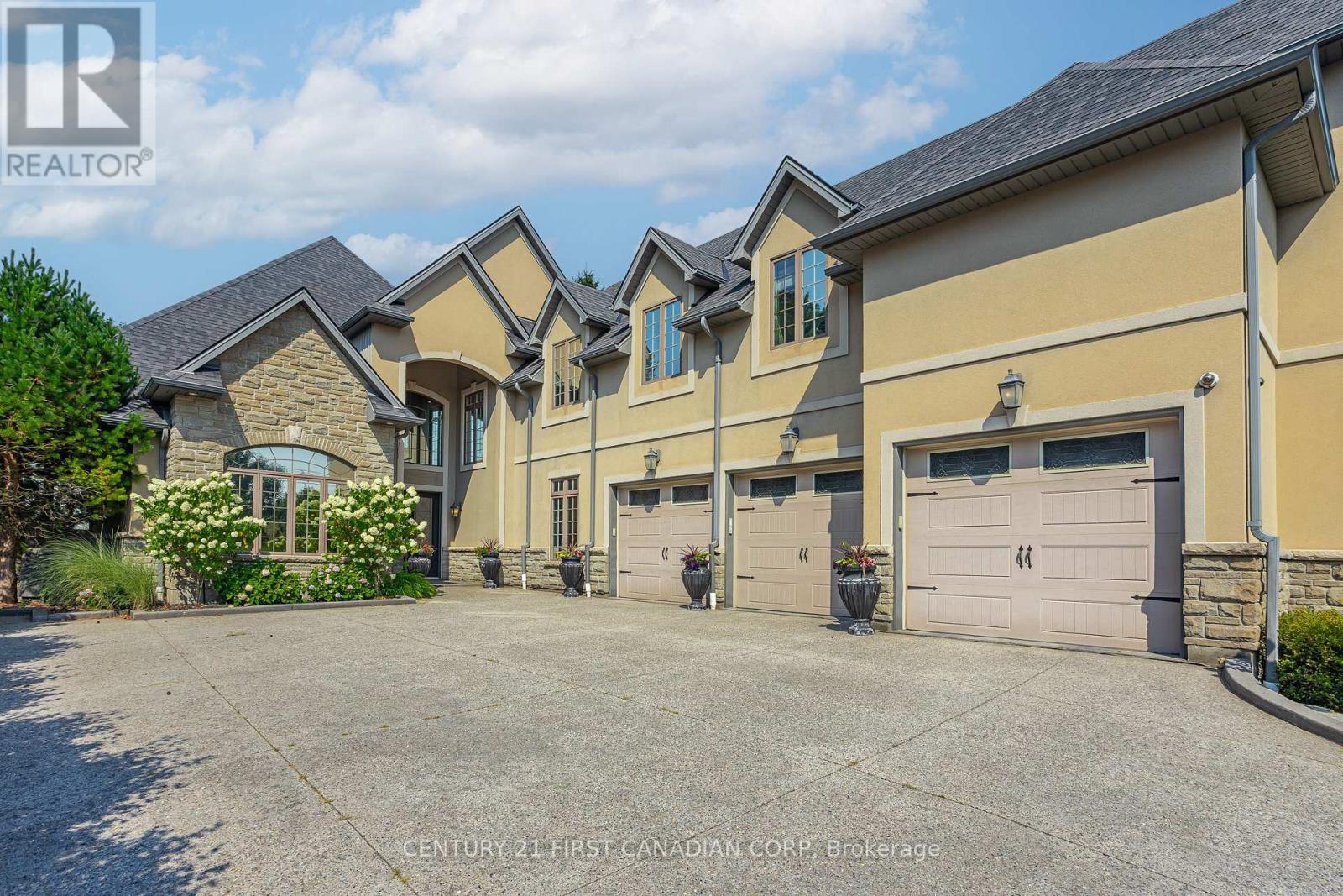 Photo 2 of 547 Crestwood Drive, London South ON