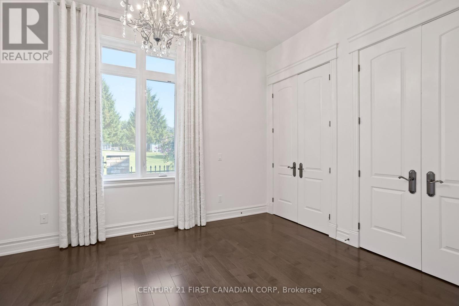 Photo 20 of 547 Crestwood Drive, London South ON