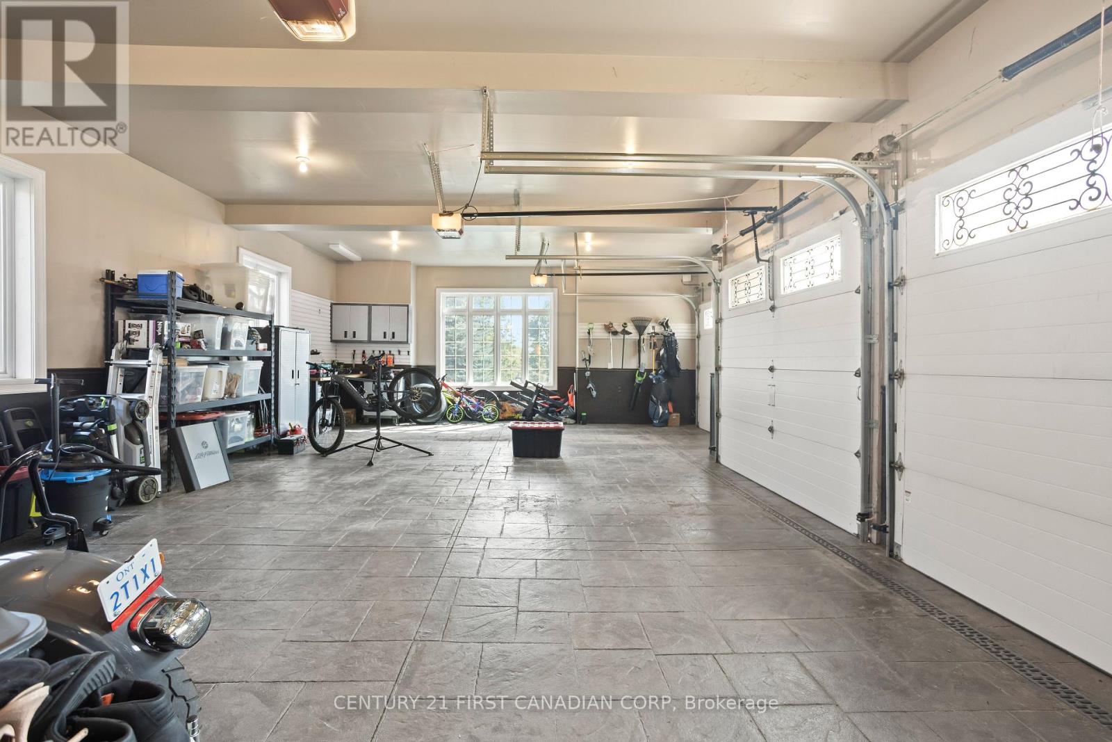Photo 25 of 547 Crestwood Drive, London South ON