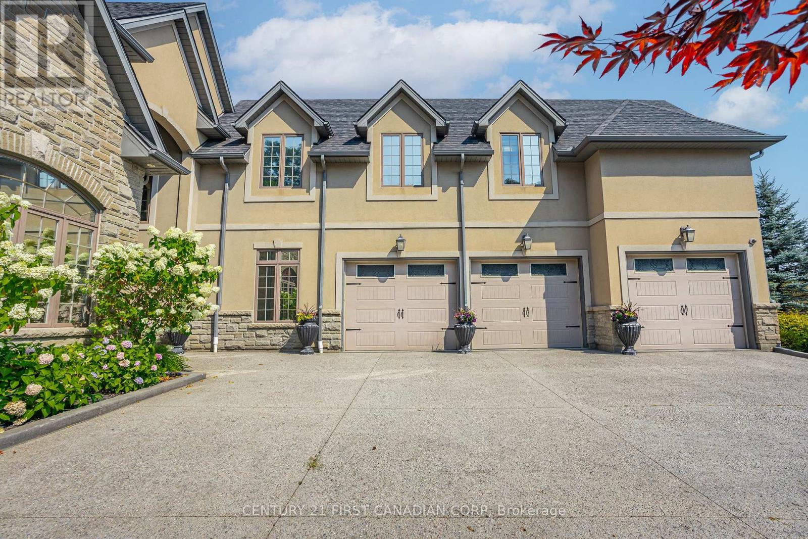 Photo 3 of 547 Crestwood Drive, London South ON