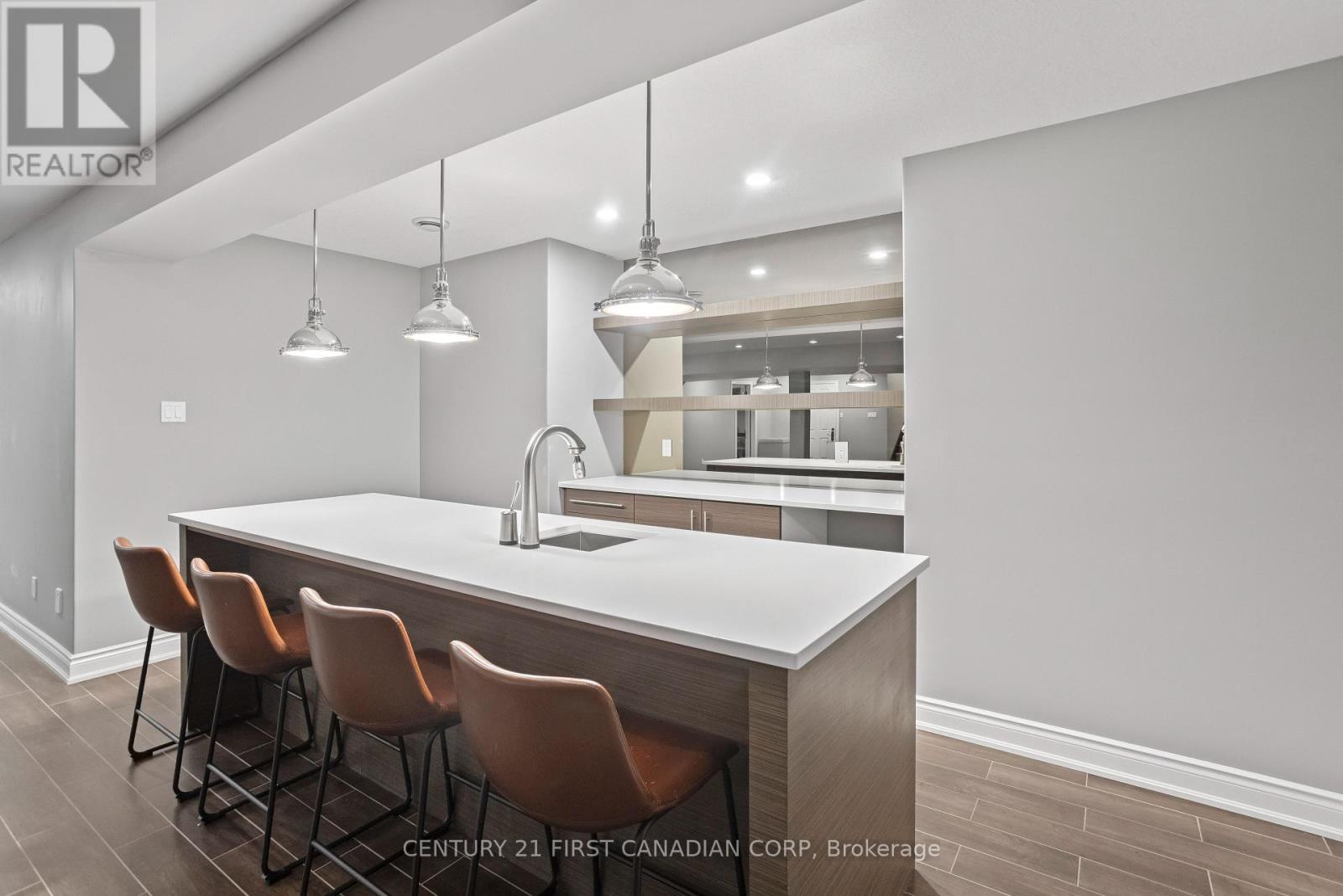 Photo 32 of 547 Crestwood Drive, London South ON