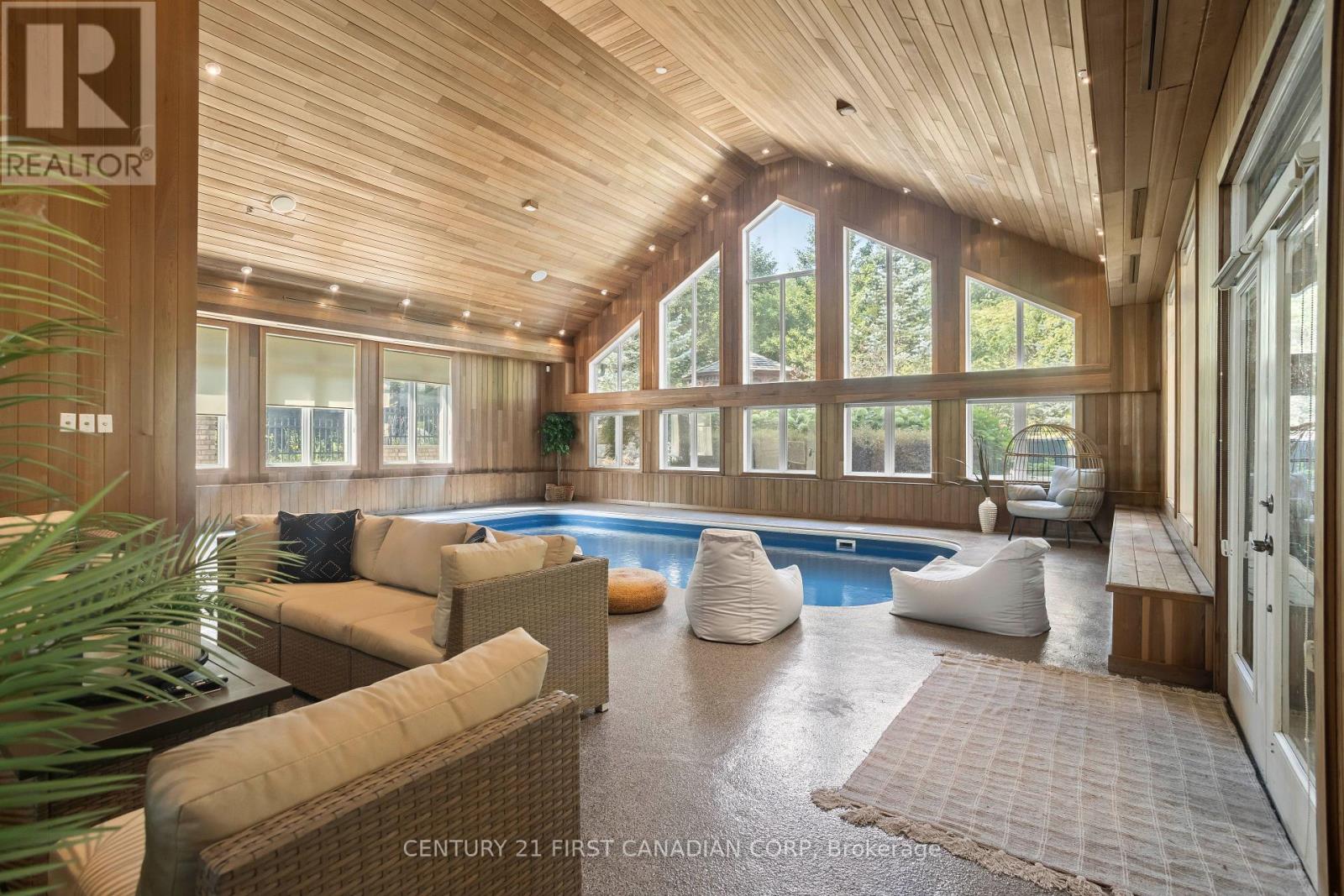 Photo 35 of 547 Crestwood Drive, London South ON