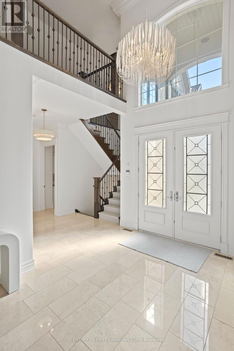 Photo 6 of 547 Crestwood Drive, London South ON