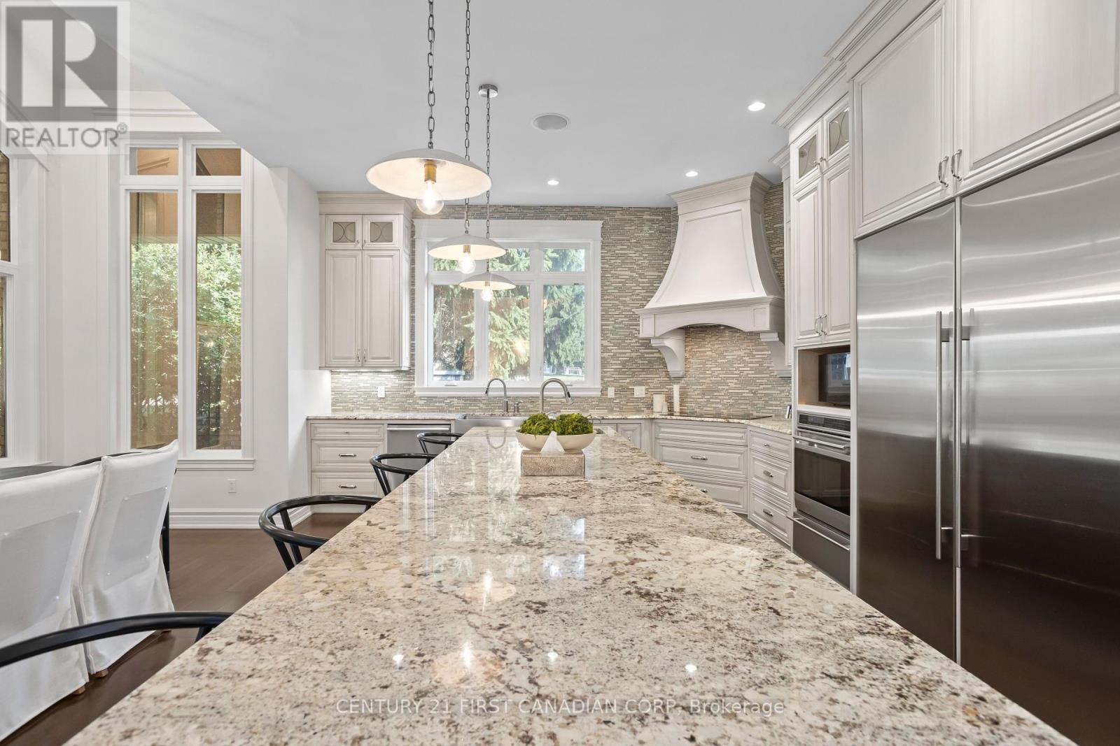 Photo 8 of 547 Crestwood Drive, London South ON