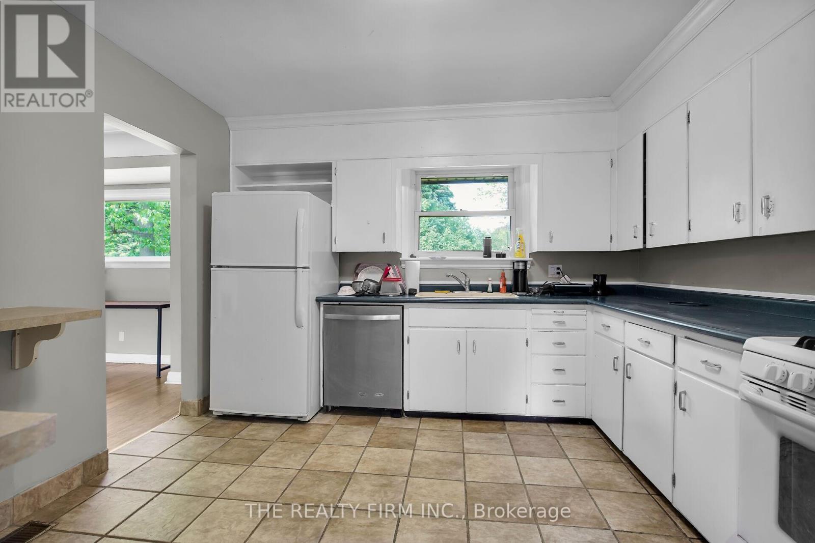 Photo 10 of 95 Edgar Drive, London North ON