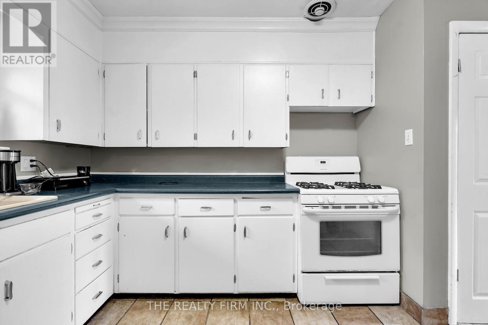 Photo 12 of 95 Edgar Drive, London North ON
