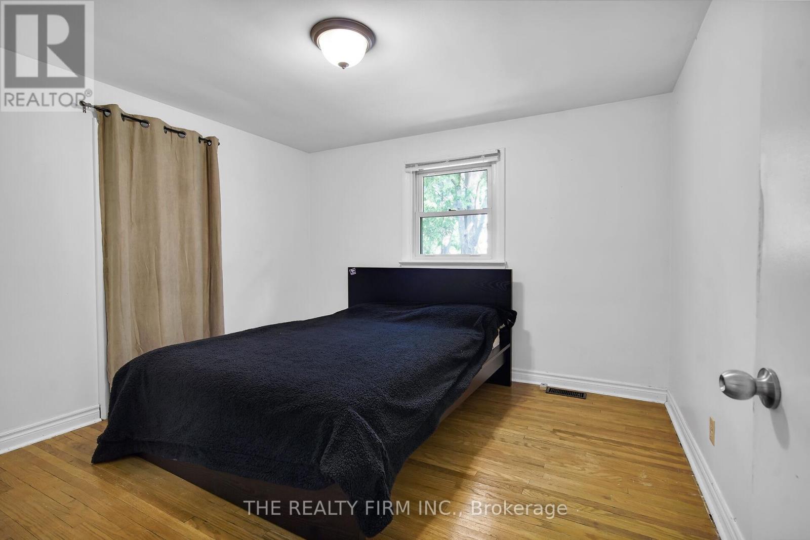 Photo 16 of 95 Edgar Drive, London North ON