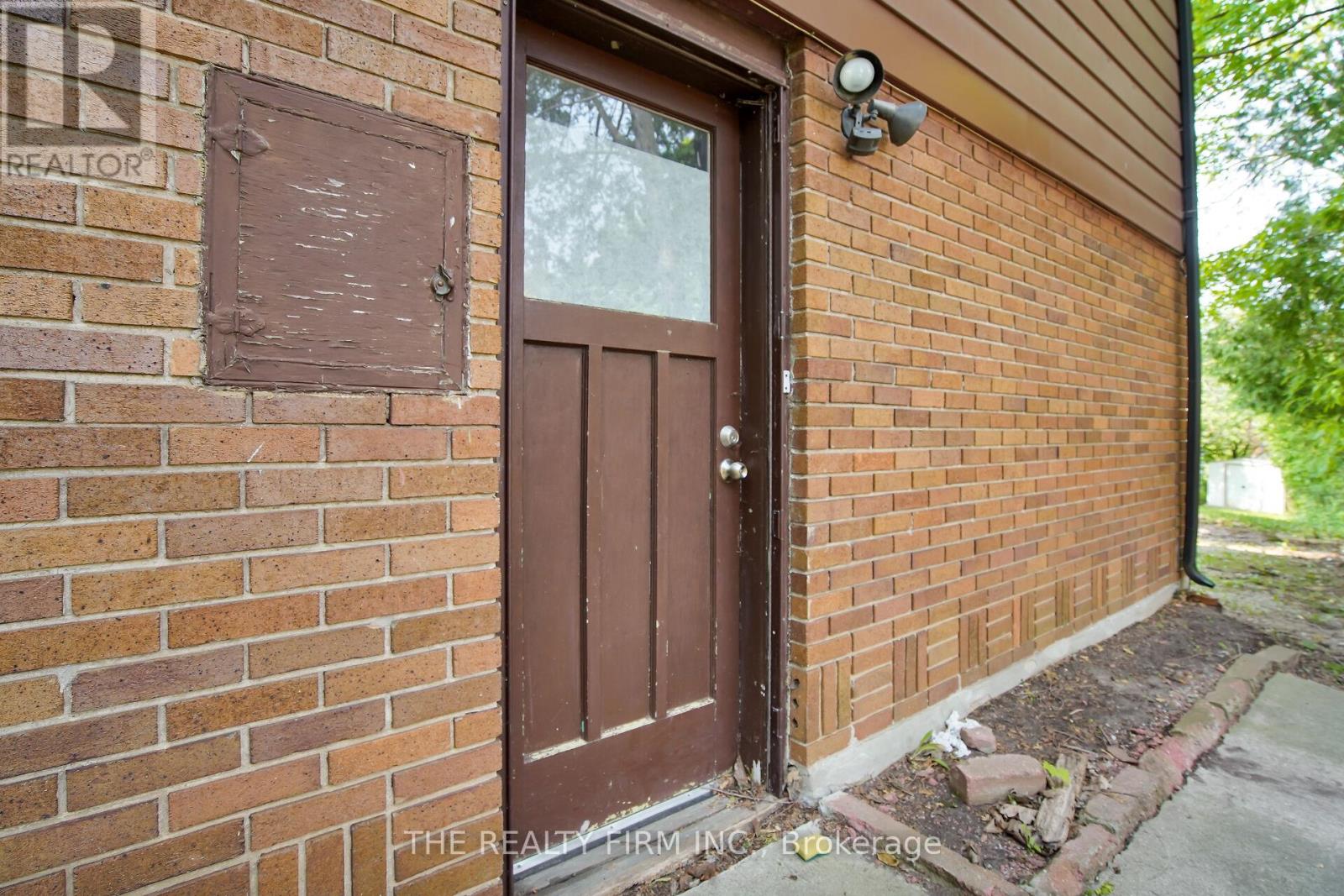 Photo 20 of 95 Edgar Drive, London North ON
