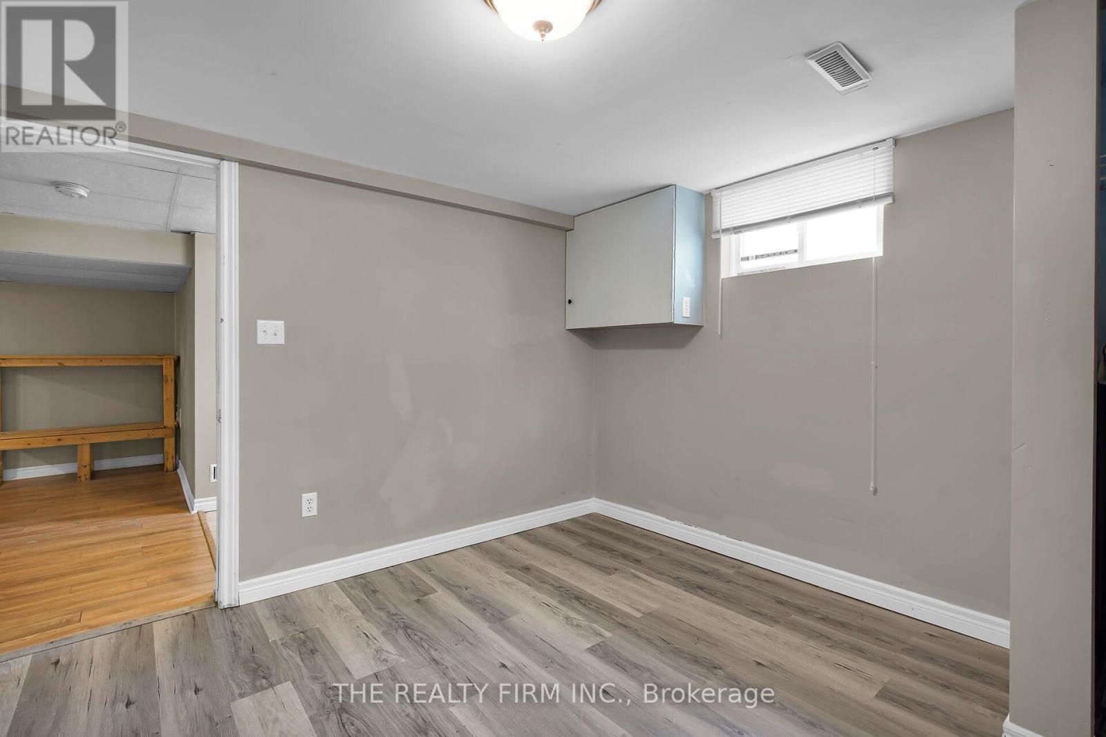 Photo 28 of 95 Edgar Drive, London North ON