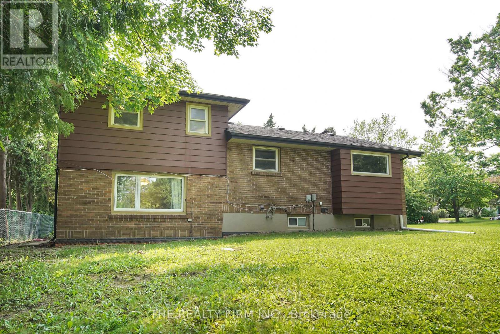 Photo 29 of 95 Edgar Drive, London North ON