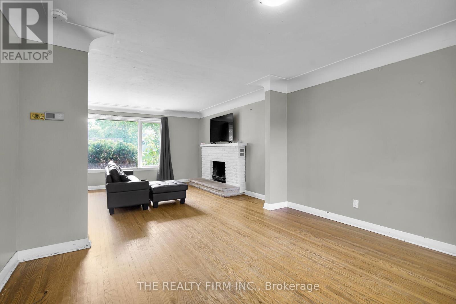 Photo 7 of 95 Edgar Drive, London North ON