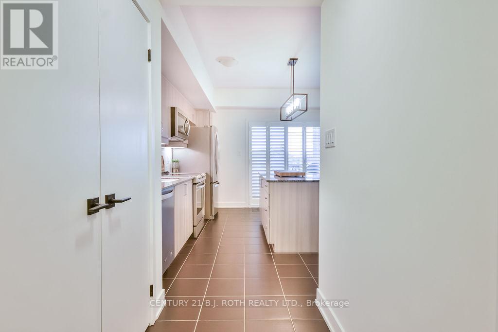 Photo 3 of 414 5 Chef Lane, Barrie ON