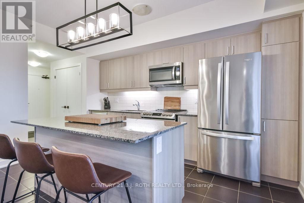 Photo 5 of 414 5 Chef Lane, Barrie ON