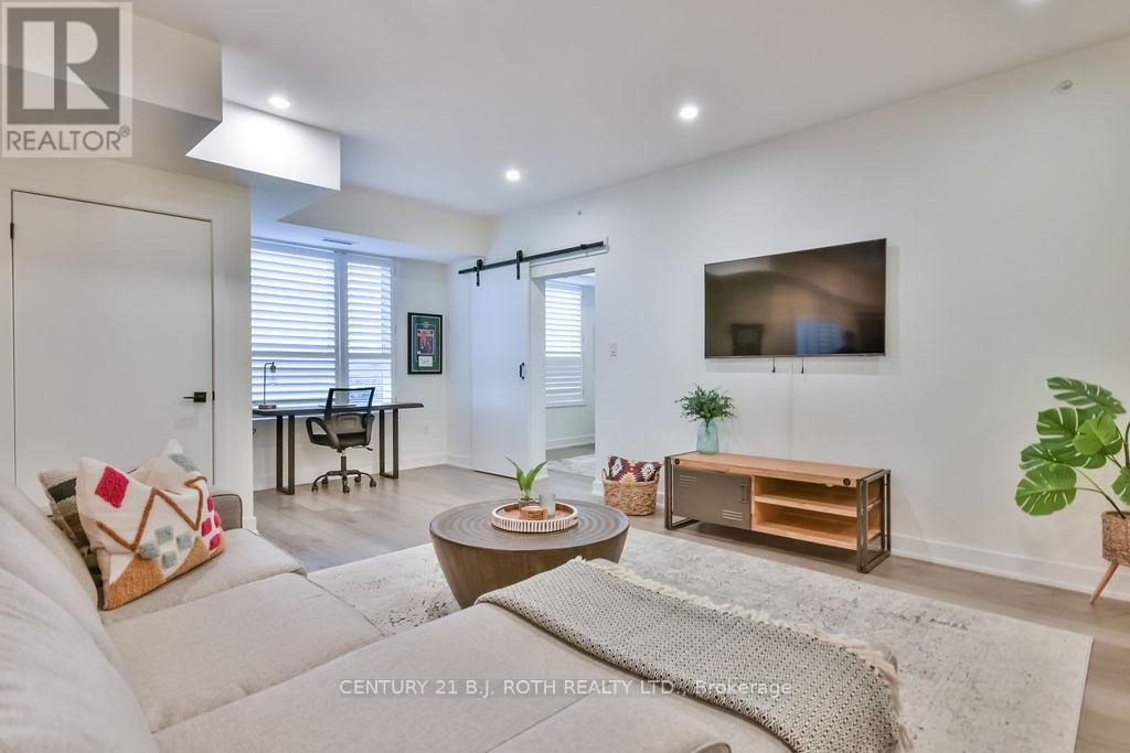 Photo 6 of 414 5 Chef Lane, Barrie ON