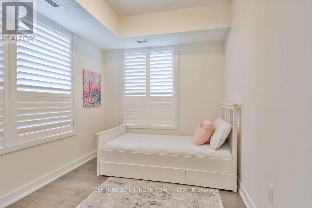 Photo 9 of 414 5 Chef Lane, Barrie ON