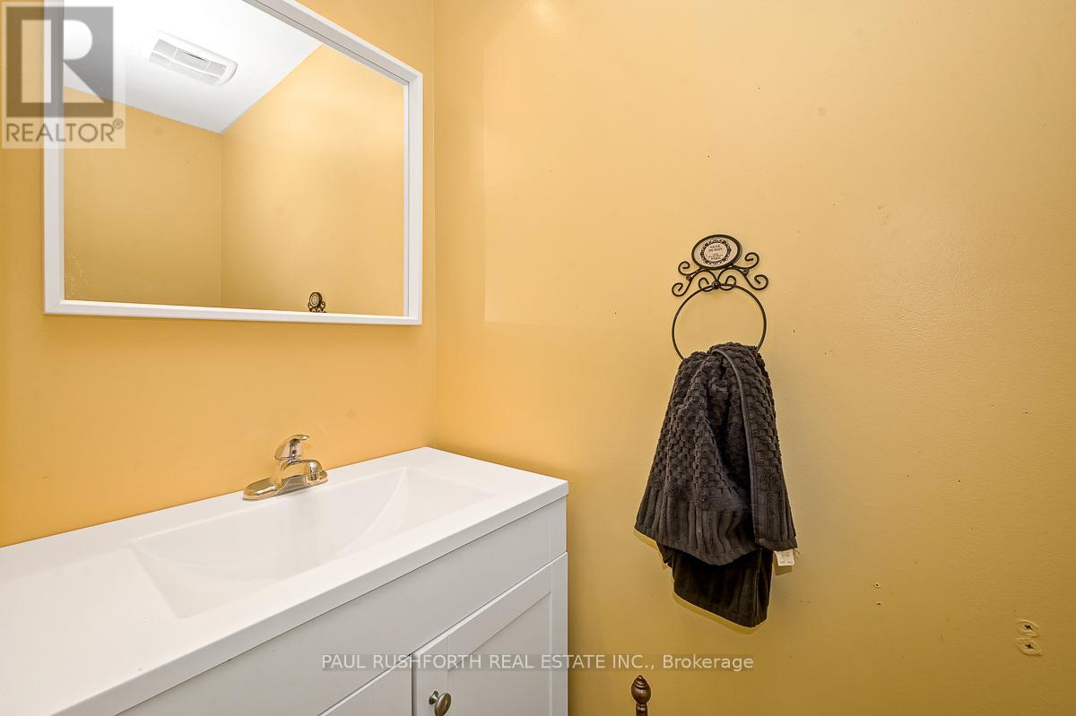 Photo 5 of 767 Vinette Crescent, Ottawa ON