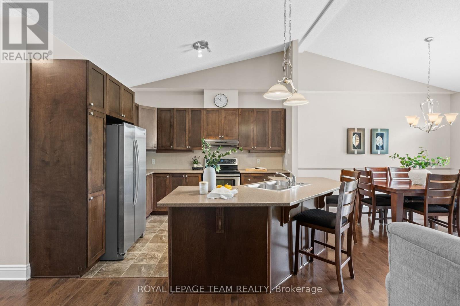 Photo 10 of 920 Burwash Landing Bay, Ottawa ON