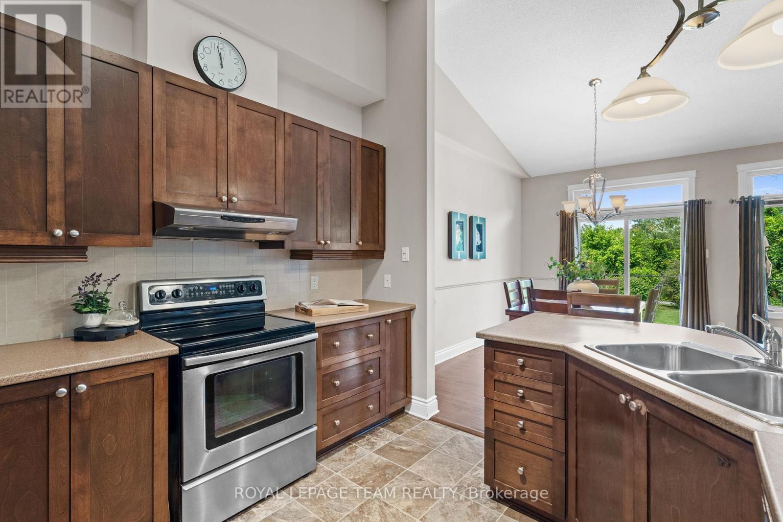 Photo 14 of 920 Burwash Landing Bay, Ottawa ON