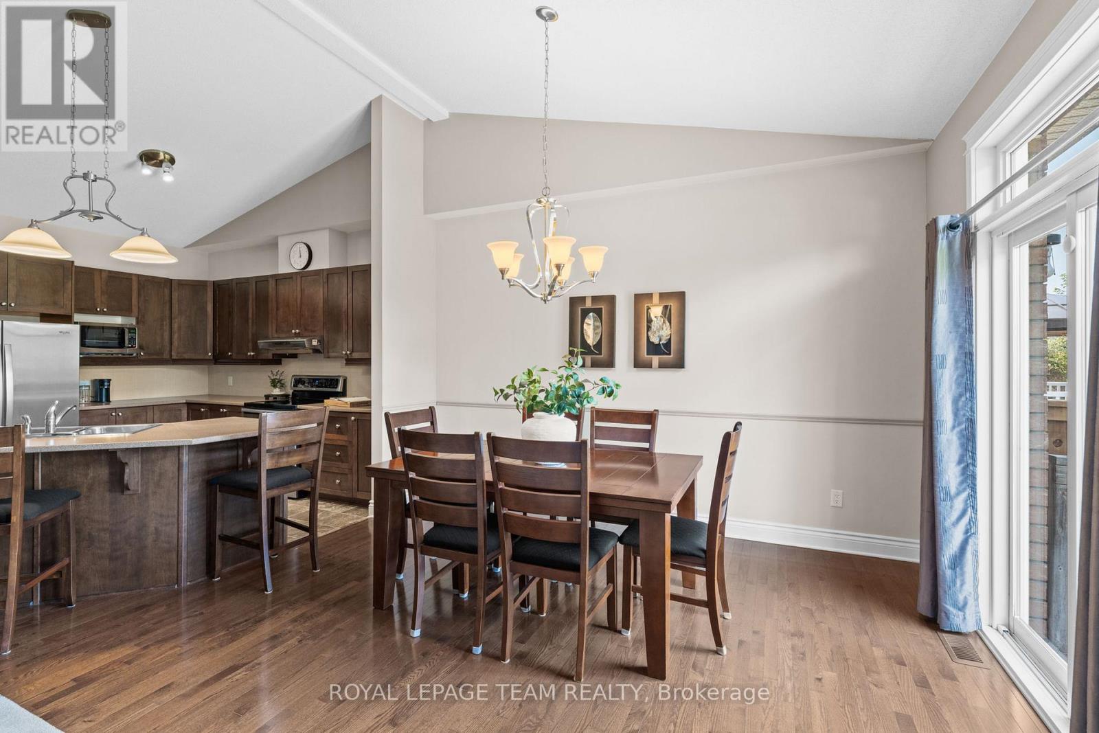 Photo 16 of 920 Burwash Landing Bay, Ottawa ON