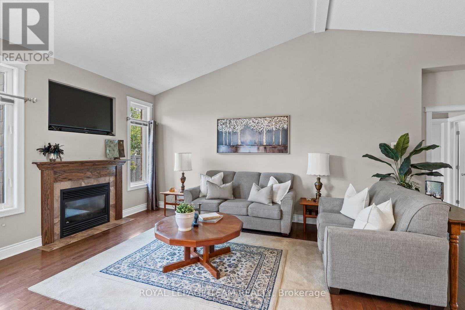 Photo 18 of 920 Burwash Landing Bay, Ottawa ON