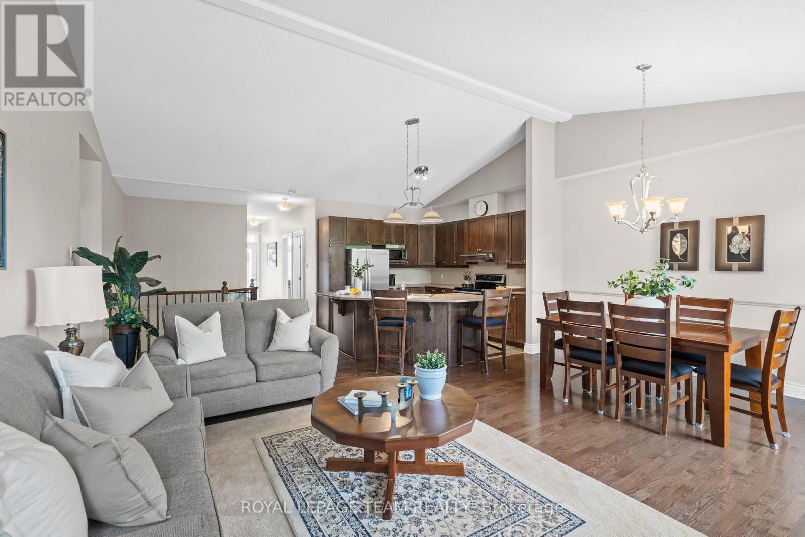 Photo 20 of 920 Burwash Landing Bay, Ottawa ON