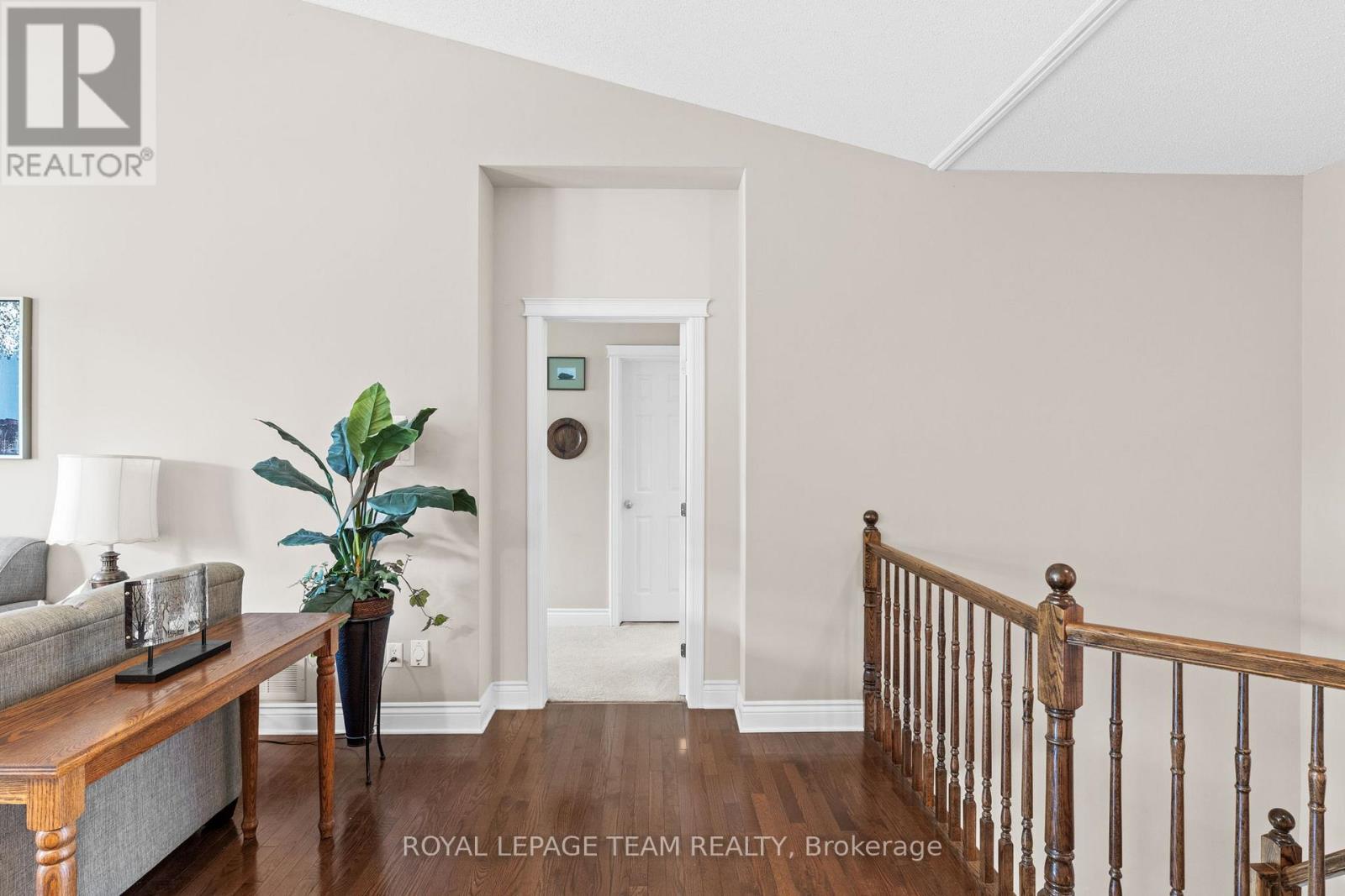Photo 21 of 920 Burwash Landing Bay, Ottawa ON