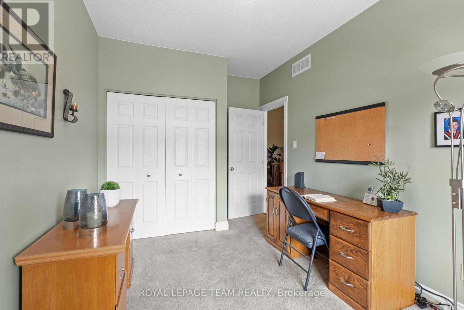 Photo 29 of 920 Burwash Landing Bay, Ottawa ON