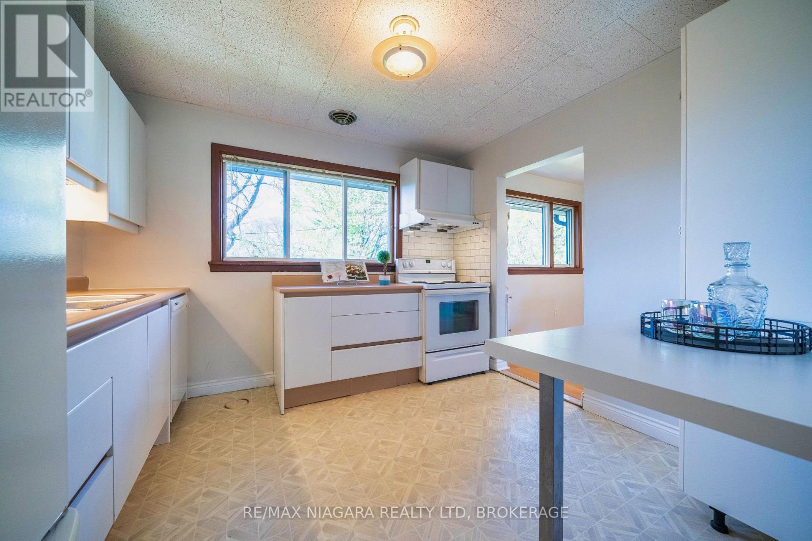 Photo 7 of 55 North Hills Terrace, Toronto ON