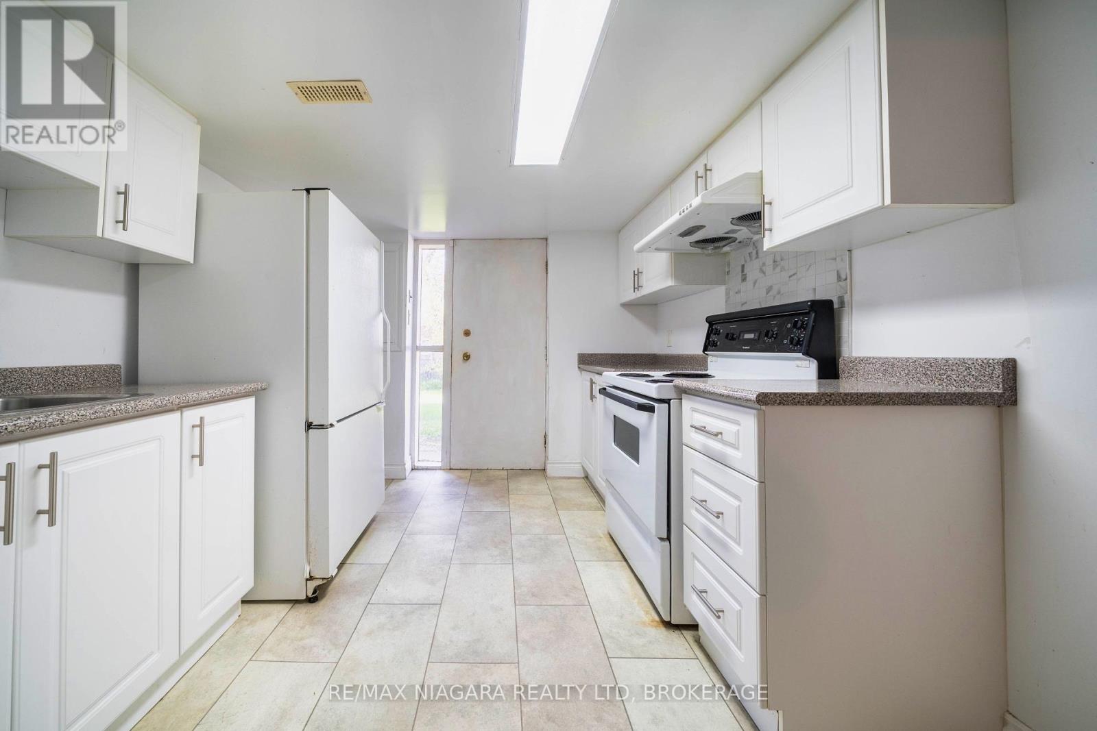 Photo 26 of 55 North Hills Terrace, Toronto ON