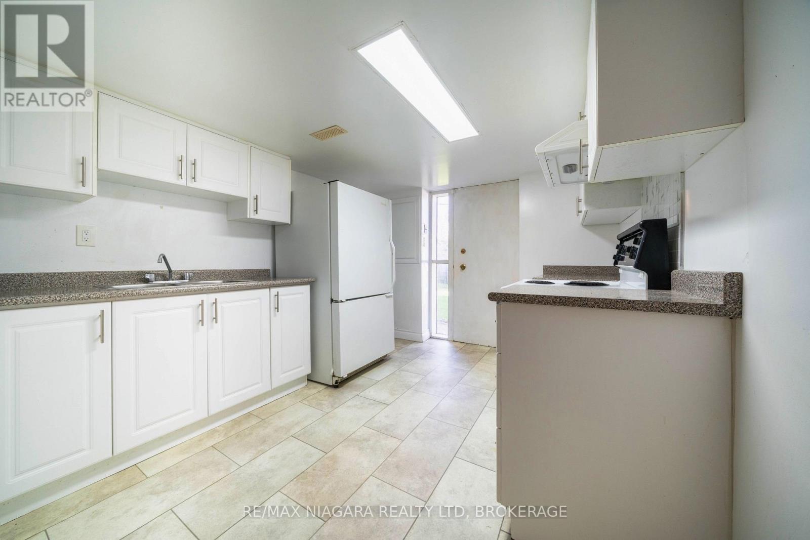 Photo 2 of 55 North Hills Terrace, Toronto ON