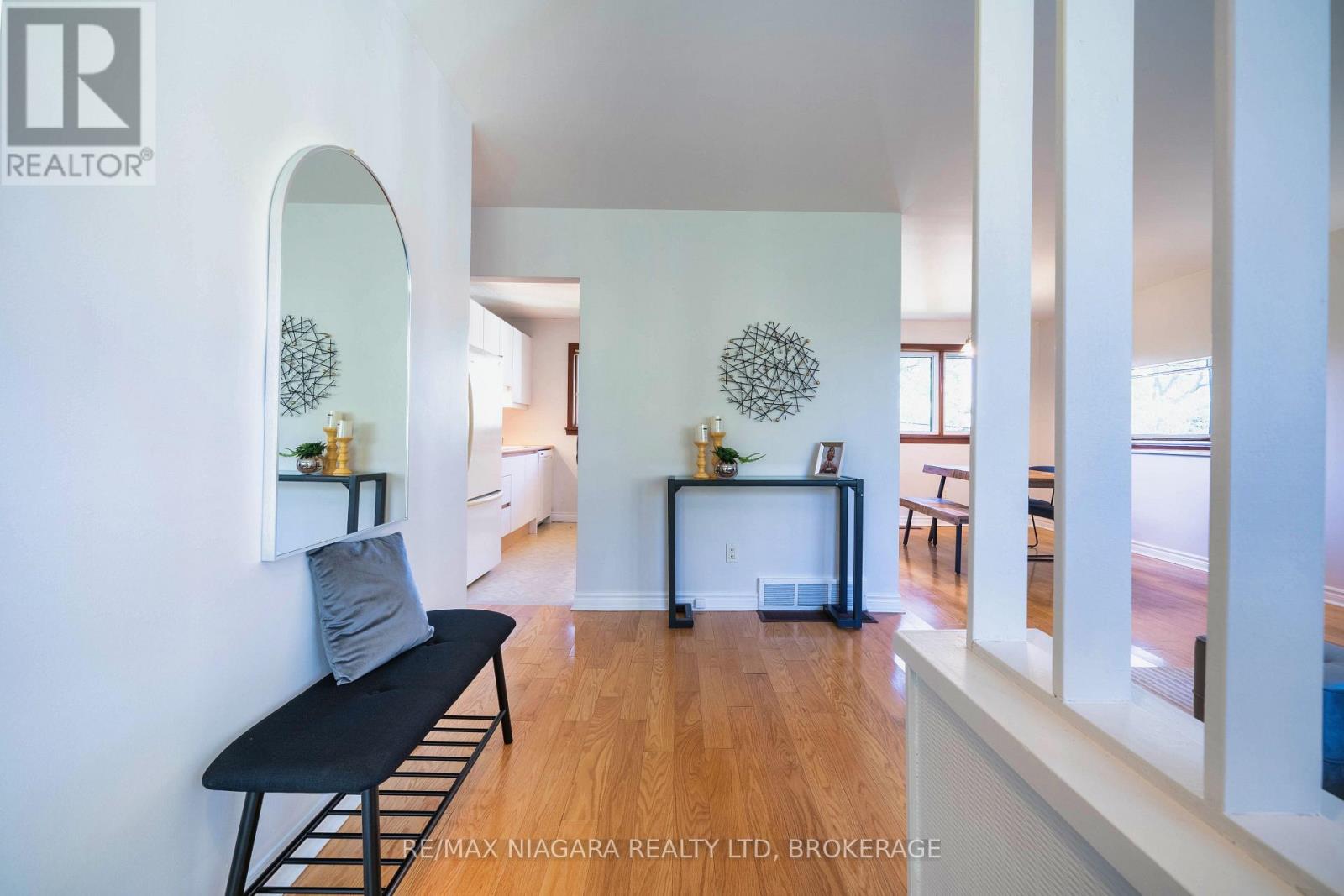 Photo 18 of 55 North Hills Terrace, Toronto ON