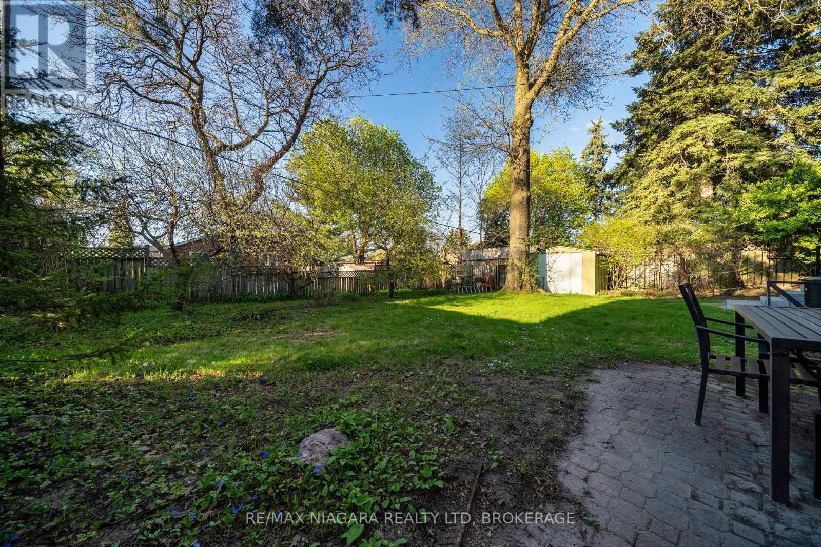 Photo 11 of 55 North Hills Terrace, Toronto ON